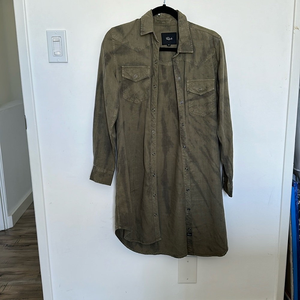 Rails long button down